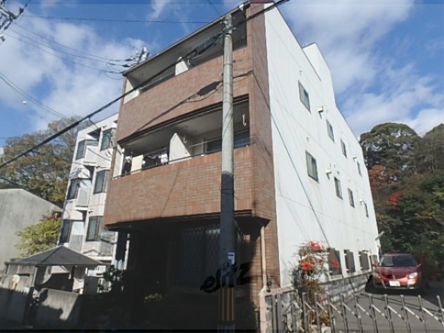 京都市東山区上馬町のマンションの建物外観
