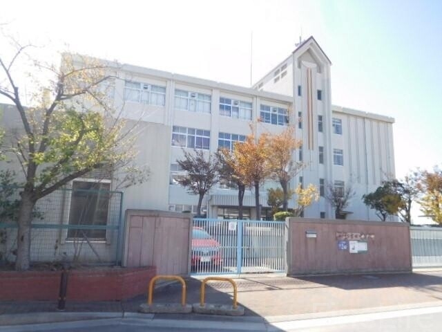 【神戸市兵庫区金平町のアパートの中学校】