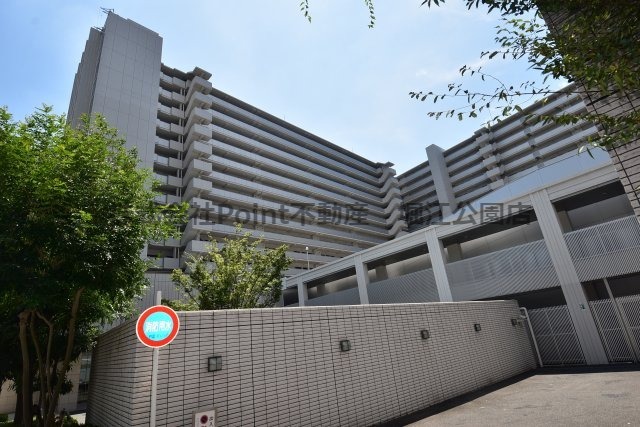 大阪市中央区森ノ宮中央のマンションの建物外観