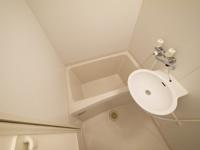 バス・シャワールーム　お風呂で日々の疲れを落としましょう