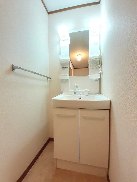 【島田市道悦のアパートの洗面設備】