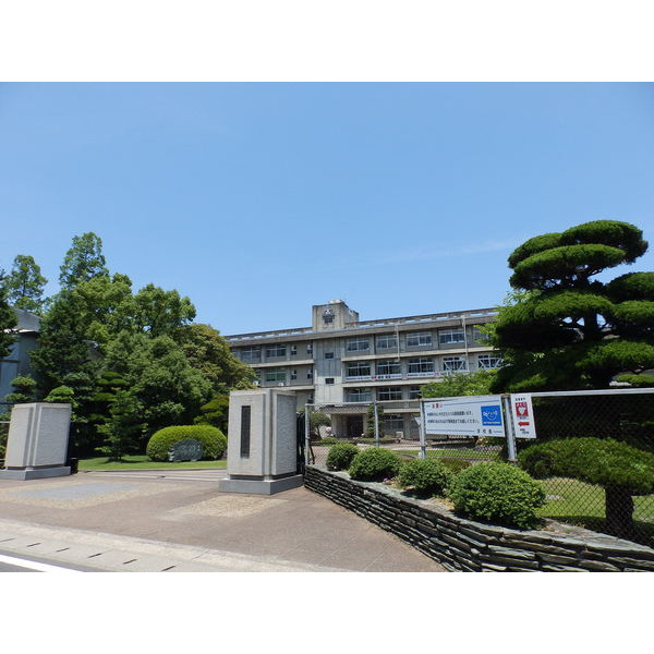 高校・高専　愛媛県立土居高校（高校・高専）まで4557m