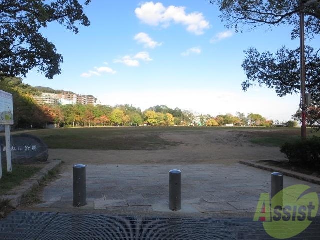 【神戸市灘区箕岡通のマンションの公園】