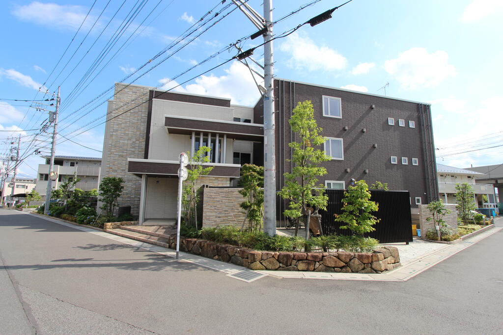 建物外観　恵まれた住環境に調和するホテルライクなハイグレード賃貸
