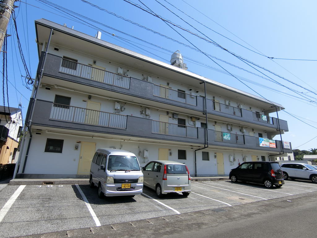 【平野台ハイツの建物外観】