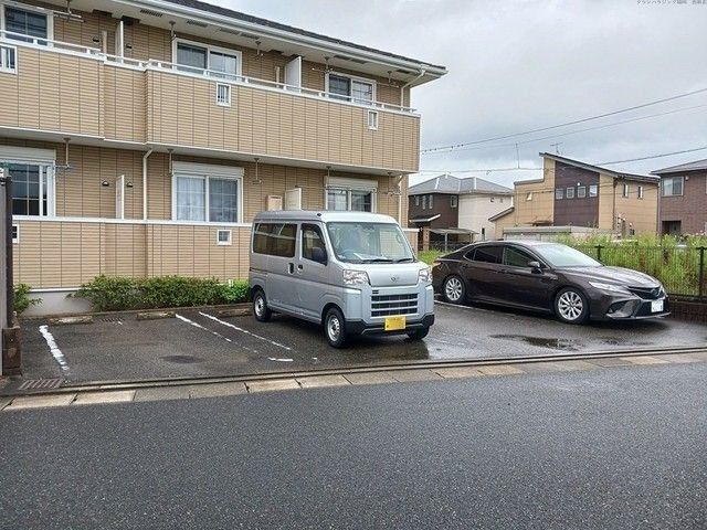 【パークヒルウエストの駐車場】