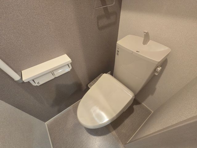 ナイスハッシーIIのトイレ写真