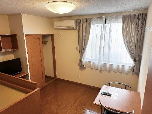 居室・リビング　備品や設備仕様は号室等により異なります現地をご確認下さい。