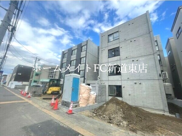 【FUTABA　SQUARE　N21の建物外観】