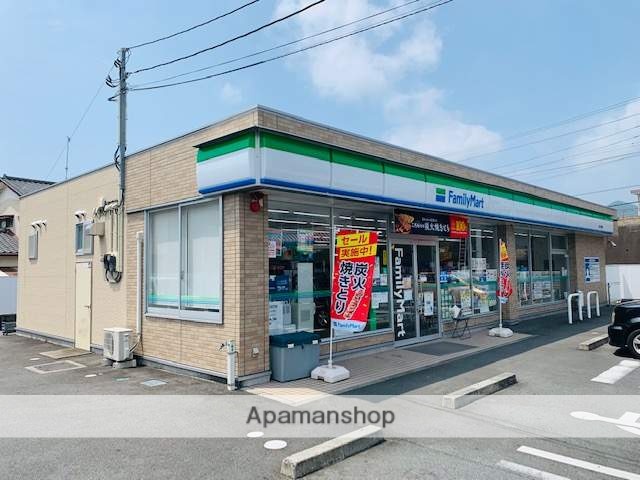 コンビニ　ファミリーマート（コンビニ）まで713m