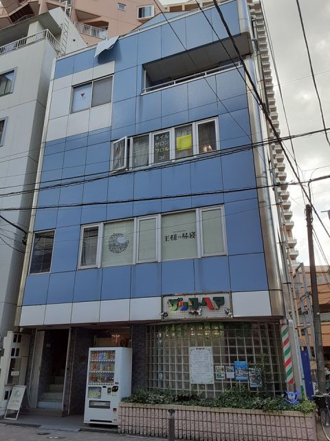 市川市市川南のマンションの建物外観