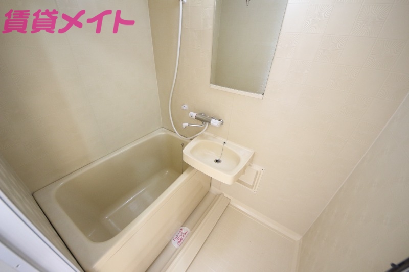 バス・シャワールーム　同タイプ部屋写真です。