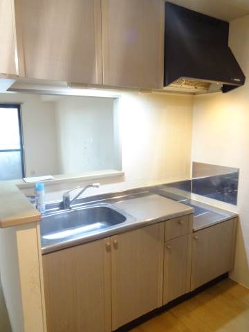 キッチン　コンパクトなキッチンで掃除もラクラク