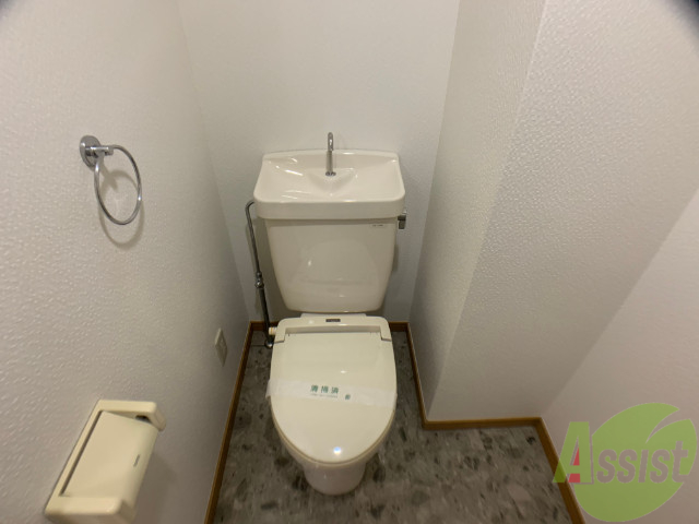 トイレ　こちらはトイレです。清潔感があり、安心して使用できます。