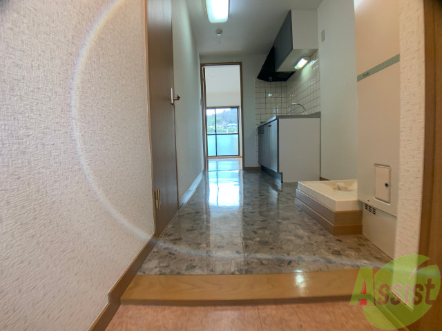 玄関　玄関の様子です。明るい印象ですね。気分もあがりそう。