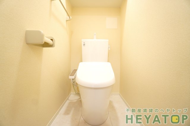 トイレ　温水洗浄便座（同仕様写真）