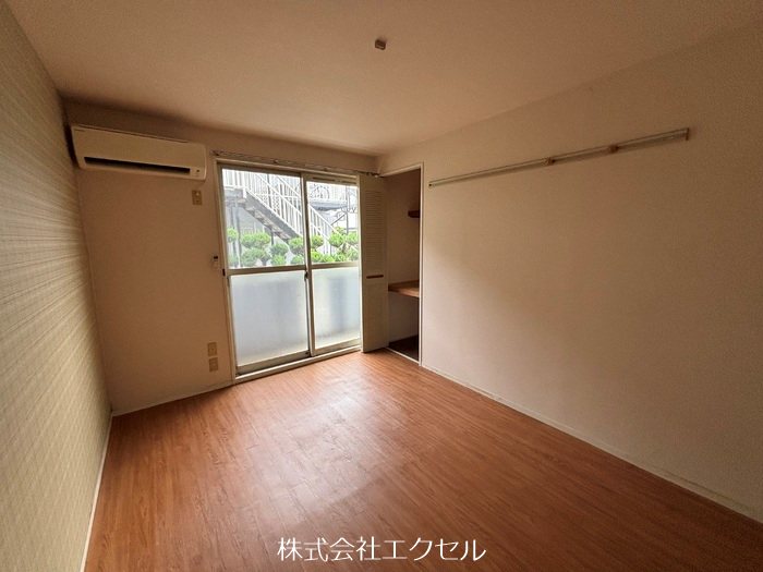 居室・リビング　フローリングの室内です。