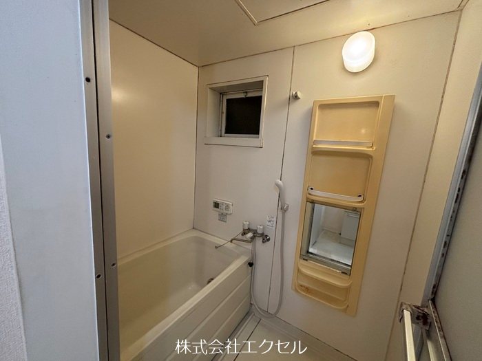 バス・シャワールーム　追い焚き機能付きです。