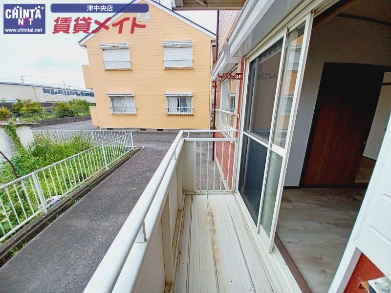 バルコニー　同物件別部屋写真