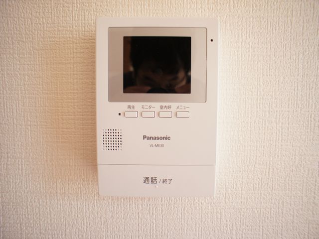 セキュリティ　訪問者の確認ができるTVドアホン付きです♪