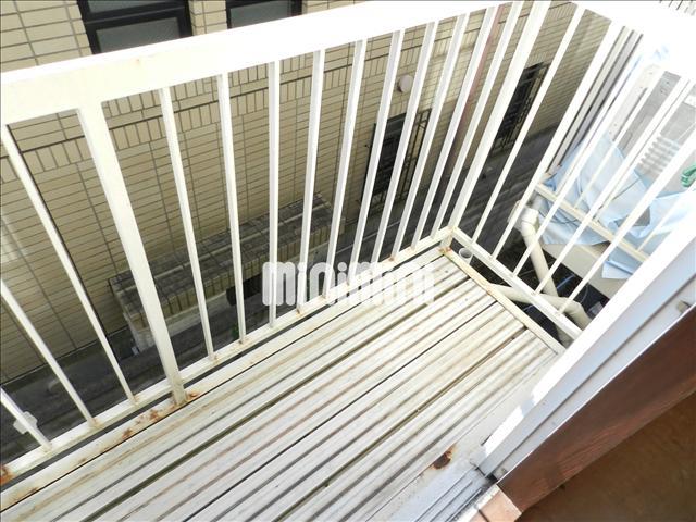 バルコニー　洗濯物もよく乾くベランダ