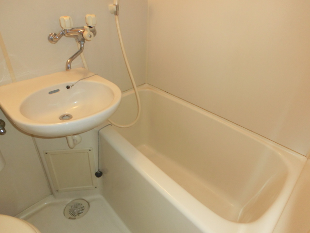 バス・シャワールーム　※写真は別のお部屋のものです。現況を優先させて頂きます。