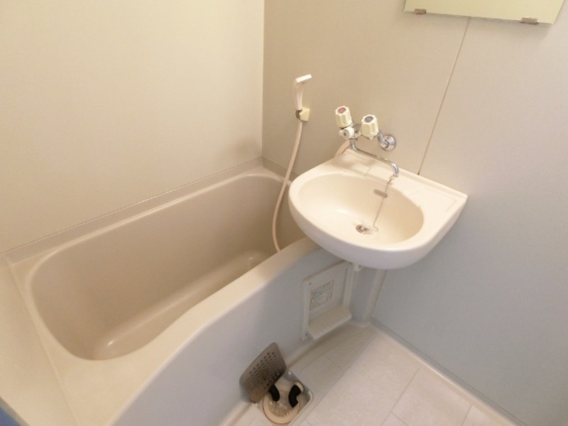 バス・シャワールーム　図面と現状に相違がある場合には現状を優先