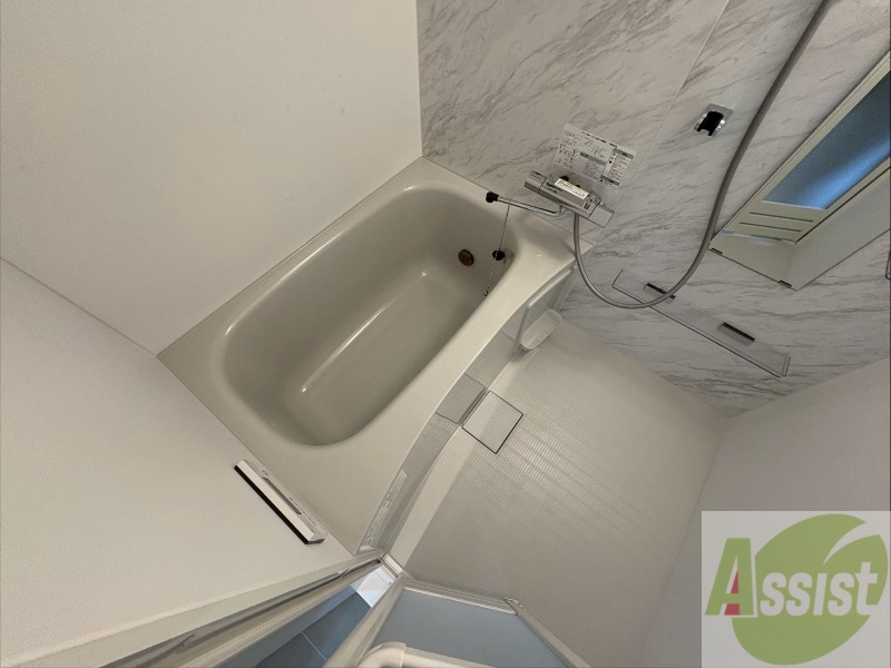 バス・シャワールーム　お風呂になります。一日の疲れを癒してくださいね。