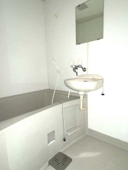 洗面設備　※別部屋の写真です