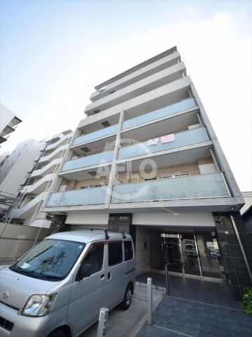 建物外観　HERMITAGE NANBA WEST　スタイリッシュな外