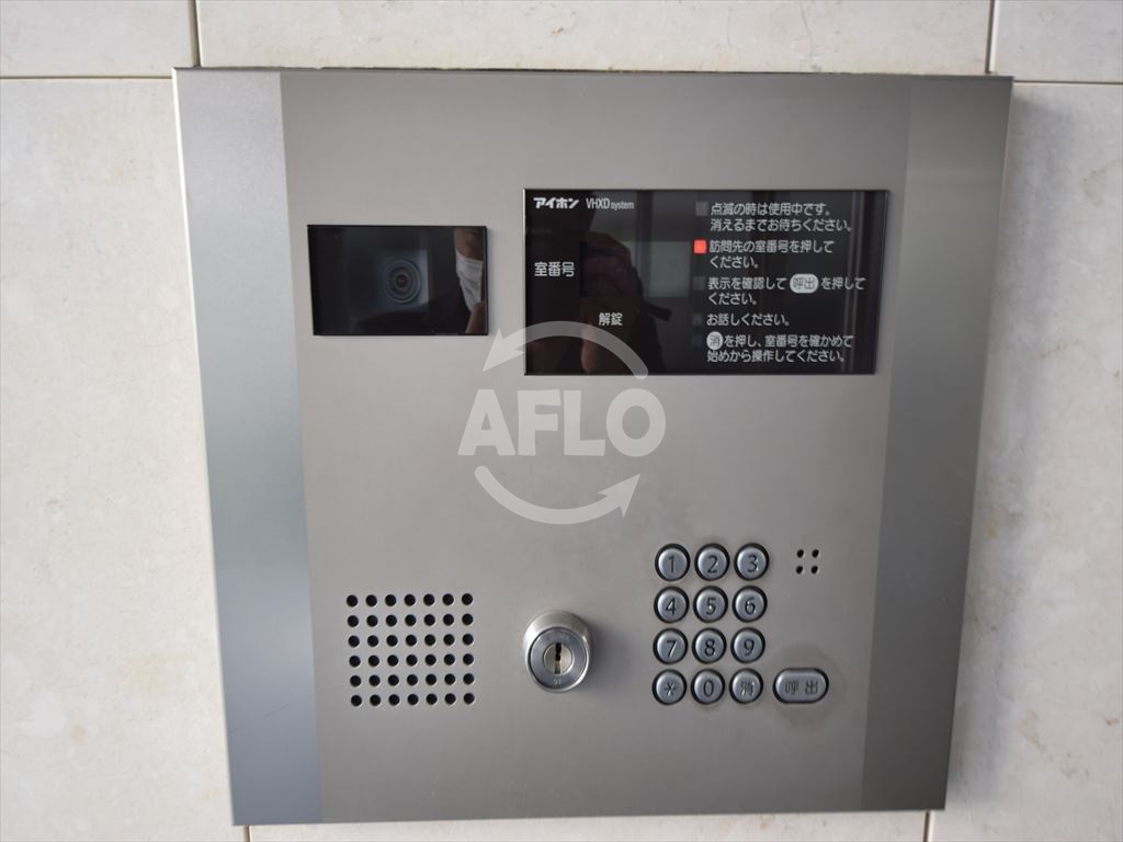 セキュリティ　HERMITAGE NANBA WEST　オートロック完備