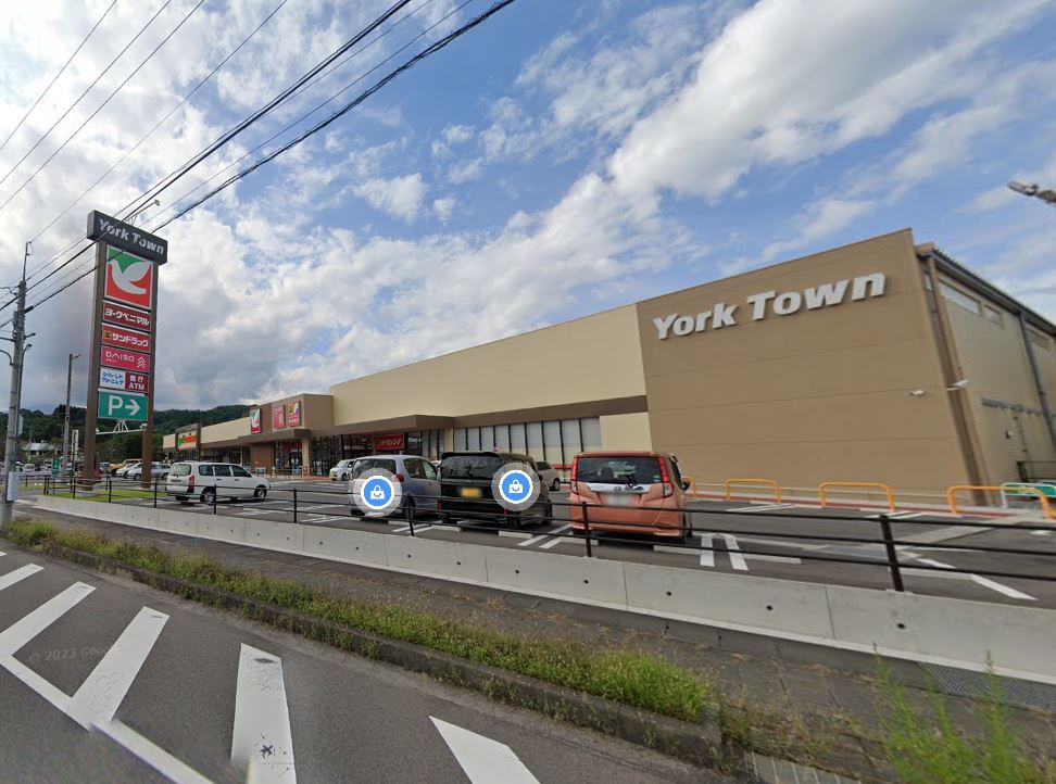 スーパー　ヨークベニマル二本松インター店（スーパー）まで1494m