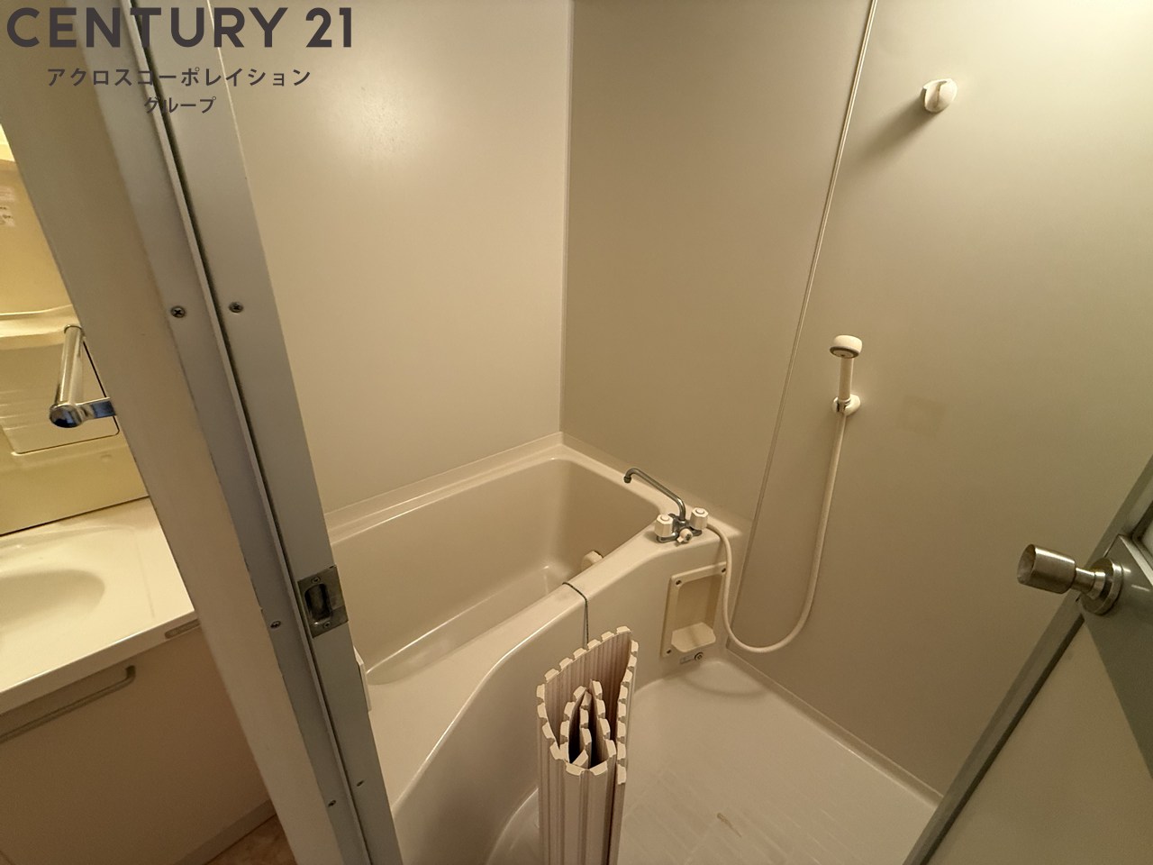 バス・シャワールーム　シンプルで機能的なユニットバスです！