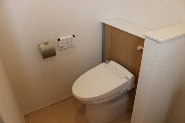 トイレ　※別のお部屋の写真です。