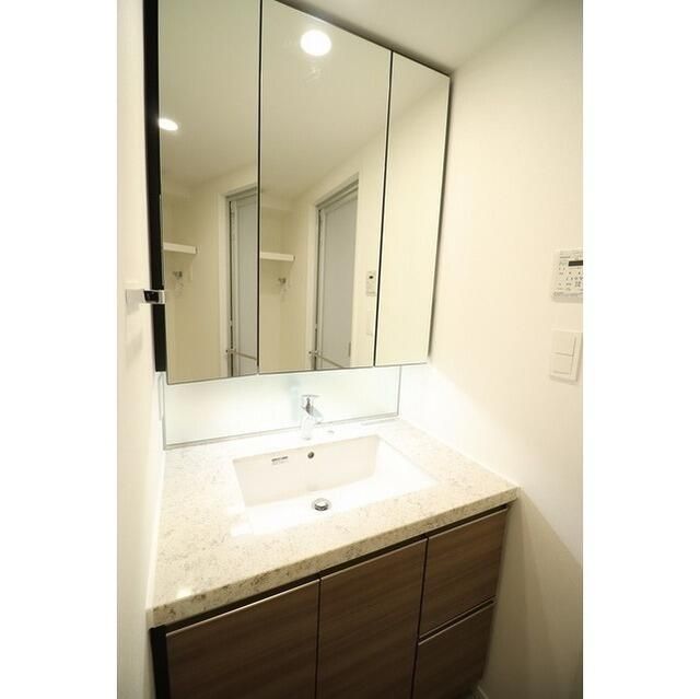 洗面設備　洗面所です