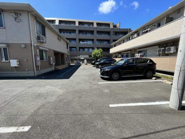 駐車場　同施工会社の参考写真