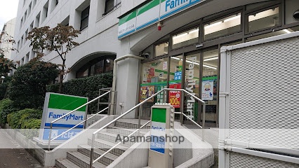 コンビニ　ファミリーマートＭＳＣセンタービル店（コンビニ）まで242m