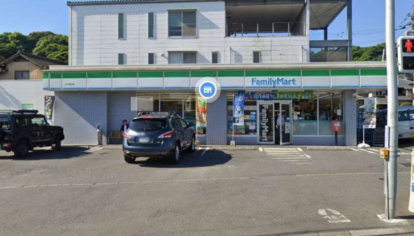 コンビニ　ファミリーマート（コンビニ）まで506m