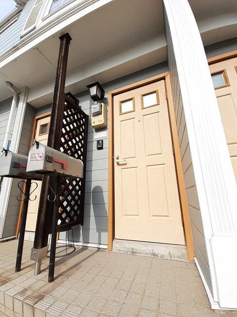 トイレ　玄関扉