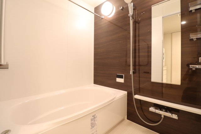 バス・シャワールーム　リバーガーデン四天王寺　浴室