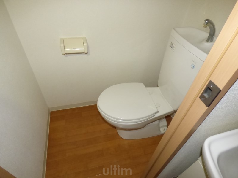 トイレ　※別のお部屋のお写真です。御参考までに。