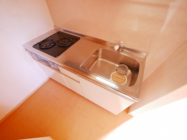 キッチン　コンパクトなキッチンで掃除もラクラク