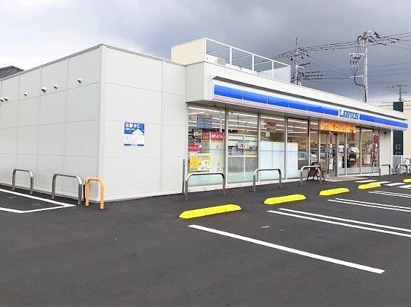 コンビニ　ローソン北本中丸五丁目店（コンビニ）まで310m