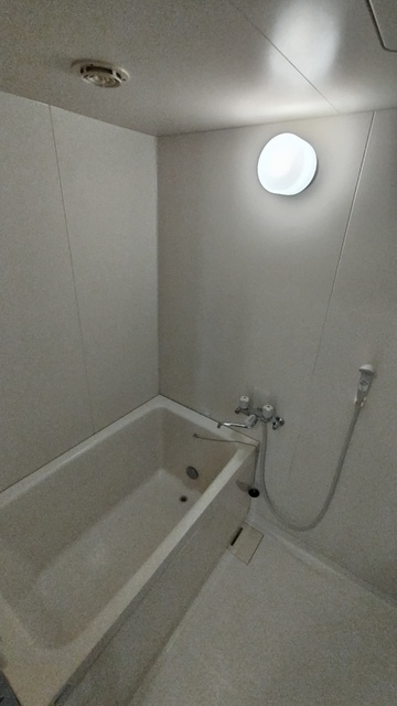 バス・シャワールーム　☆追い焚き機能付きです☆