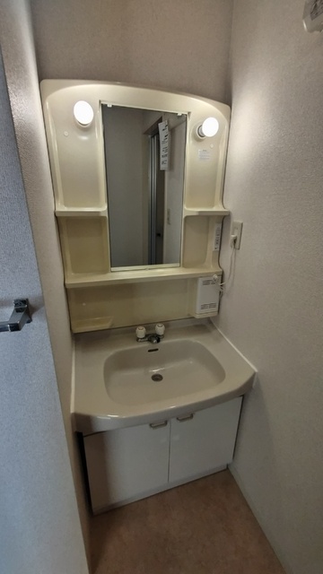 洗面設備　☆朝の支度に便利ですね☆