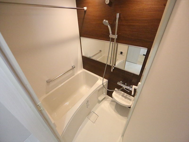 バス・シャワールーム　追い焚き・オートバス機能付お風呂