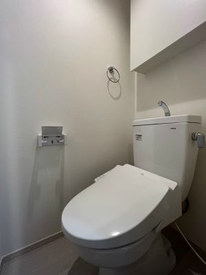 トイレ　別部屋参考写真となります