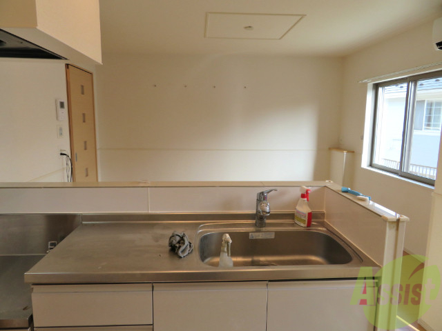 キッチン　キッチンはお洒落なカウンターキッチンです。