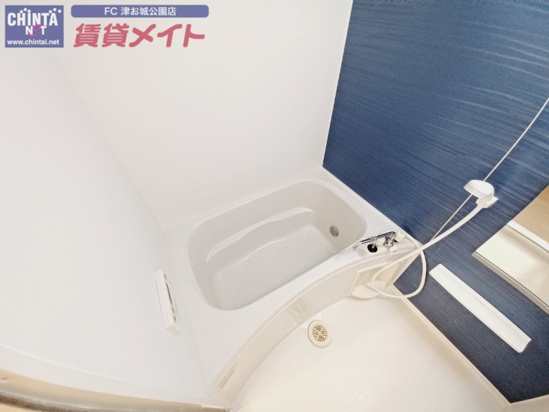 バス・シャワールーム　同型反転タイプのお写真です