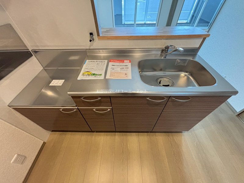 キッチン　※103号室の写真。現況と相違がある場合は、現況優先。